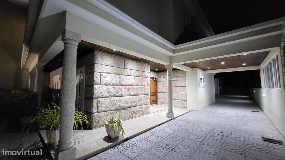 Moradia T4 com Jardim, Terraço, Garagem Dupla e Área de Barbecue — Exc