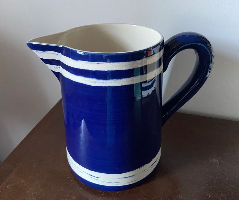 Jarra de loiça azul