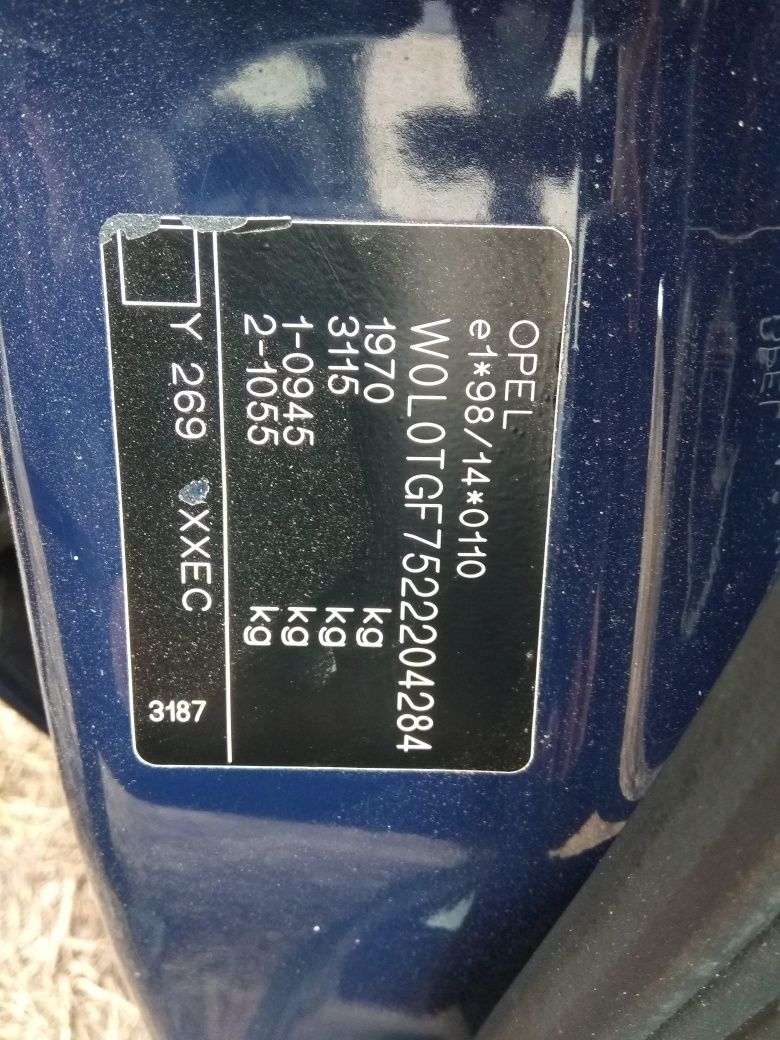 Продам свой Opel Zafira A Зафира 2002, 1.6 бенз, торг