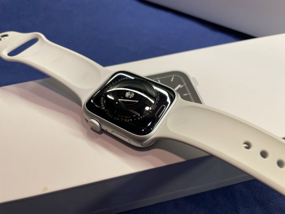 Apple Watch 5 44mm aluminum