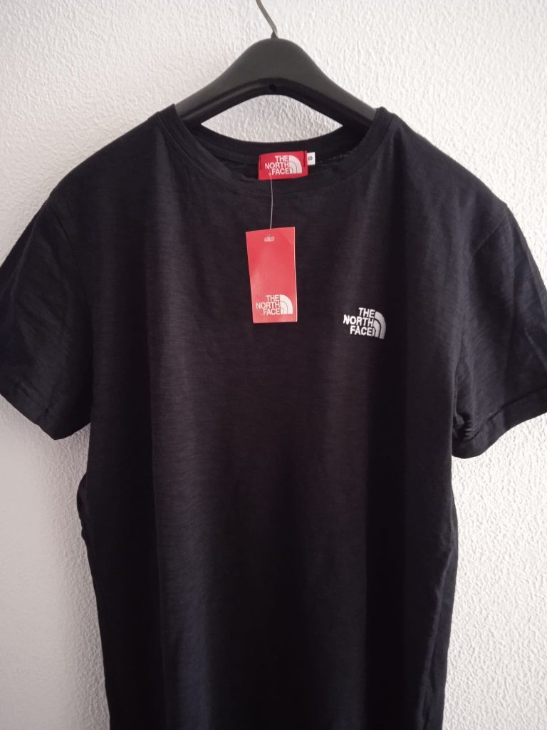 Tshirts NOVAS da The North Face Bordadas
Vários Tamanhos Disponiveis