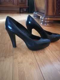 Pantofle czarne Lasocki