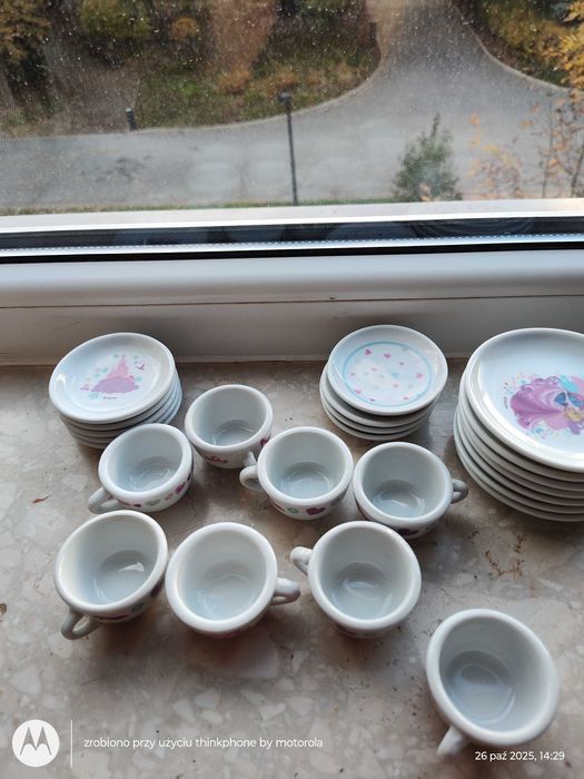 Zestaw serwis do herbaty porcelanowy fliżanki, + Lalka Elza.