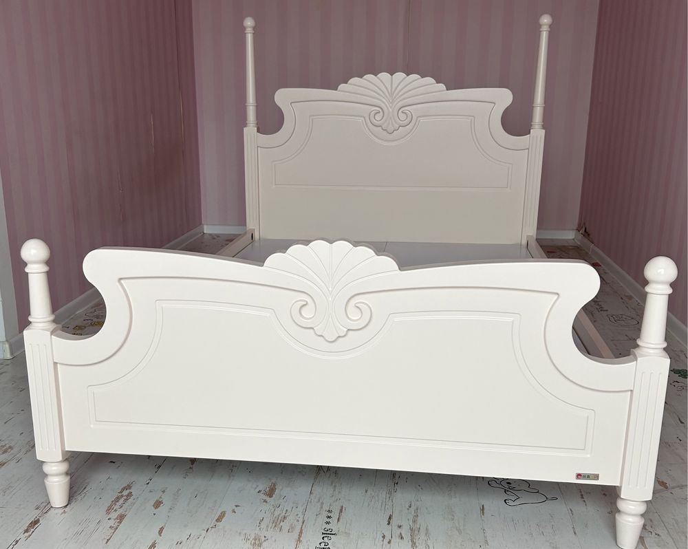Piękne drewniane łóżko 120cm