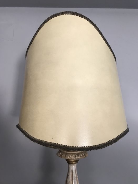 Candeeiro tocheiro com abajur