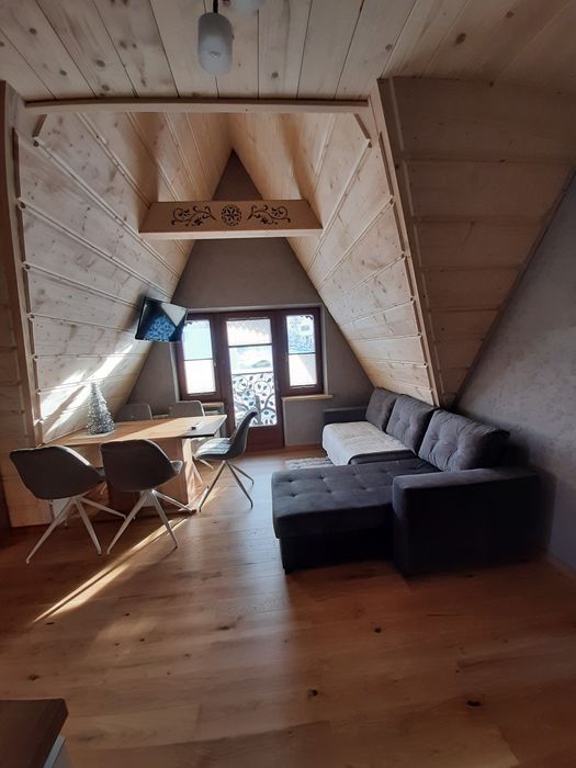 Pokoje I Apartamenty U Jambora z wyżywieniem zapraszamy.