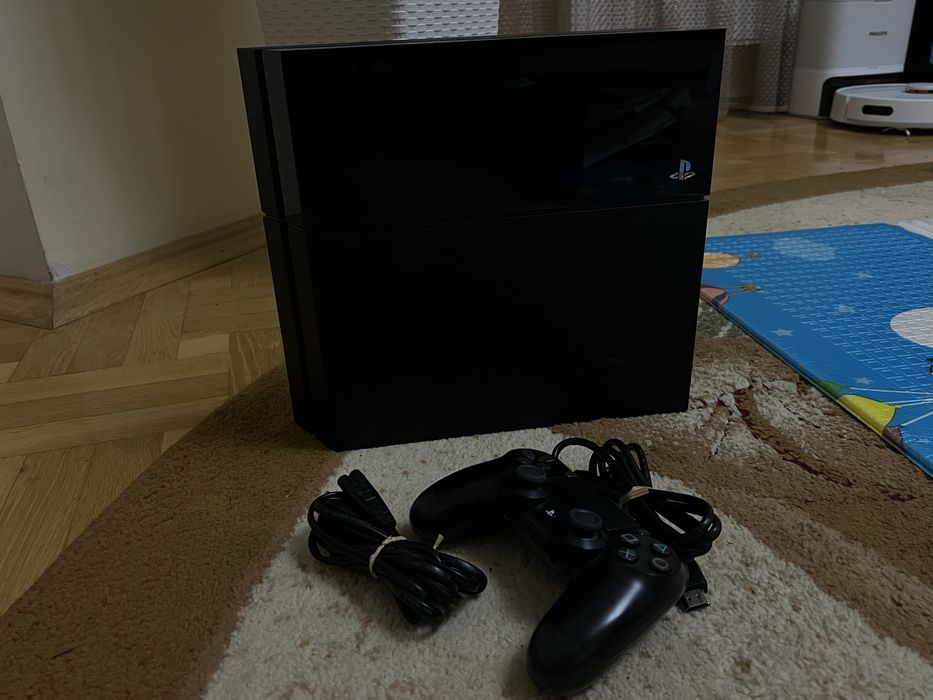 Продам PS-4  ще на гарантіі