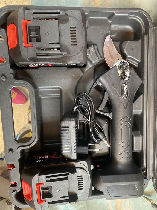 Tesoura da poda eletrica 2 baterias 48v