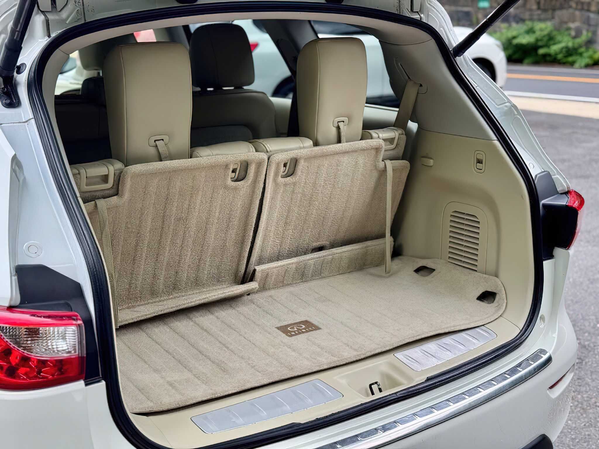 Infiniti Jx35      2013