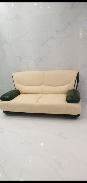 Диван кожаный новый