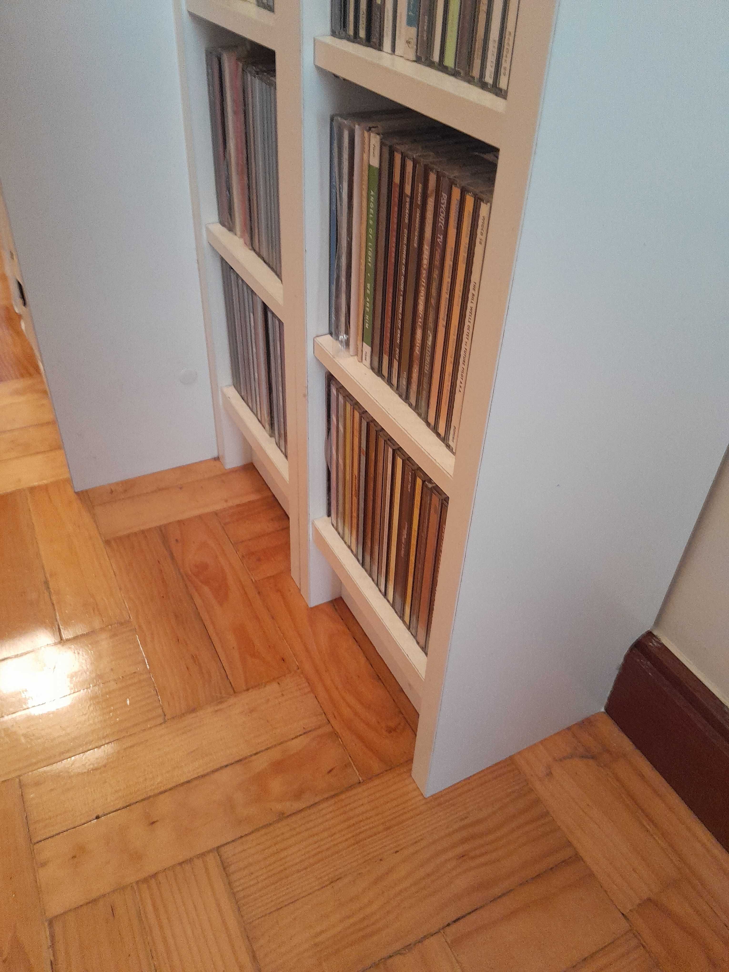 Armarios Torre para CD em muito bom estado (branco) PREÇO PARA AMBOS
