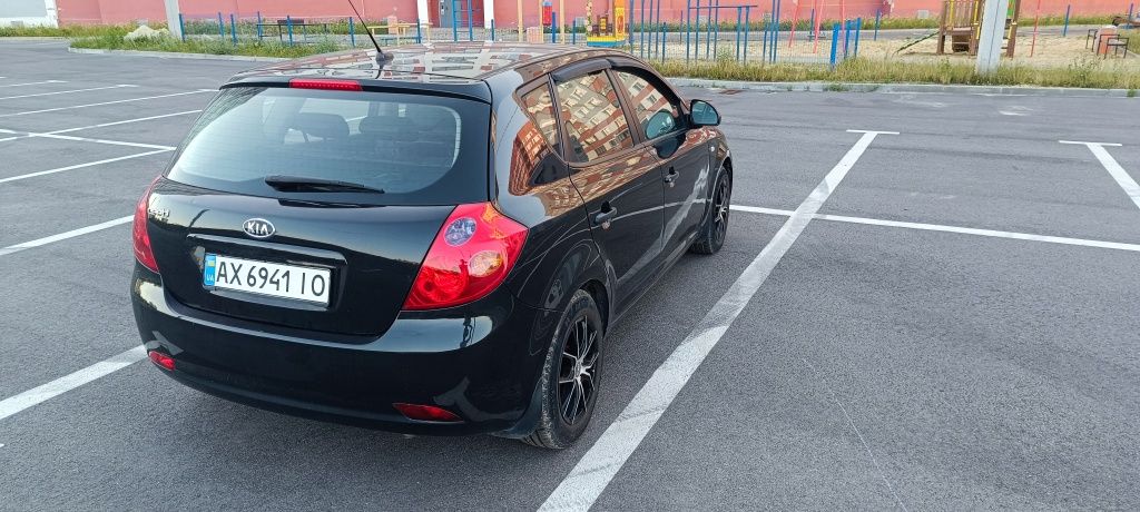 KIA CEED 2007 власник