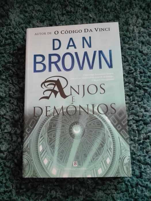 Livro "Anjos e Demónios"