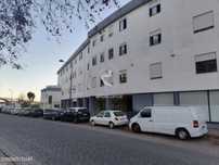 Loja com 190m2  em Valença 87000€.