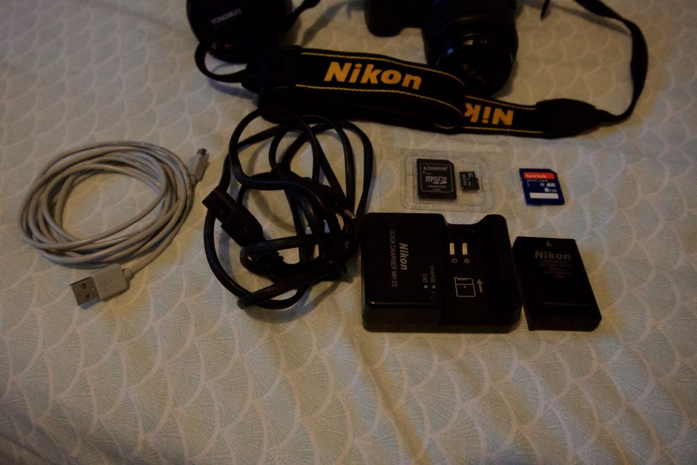 Nikon D40 - DSLR - 2 objetivas + acessorios