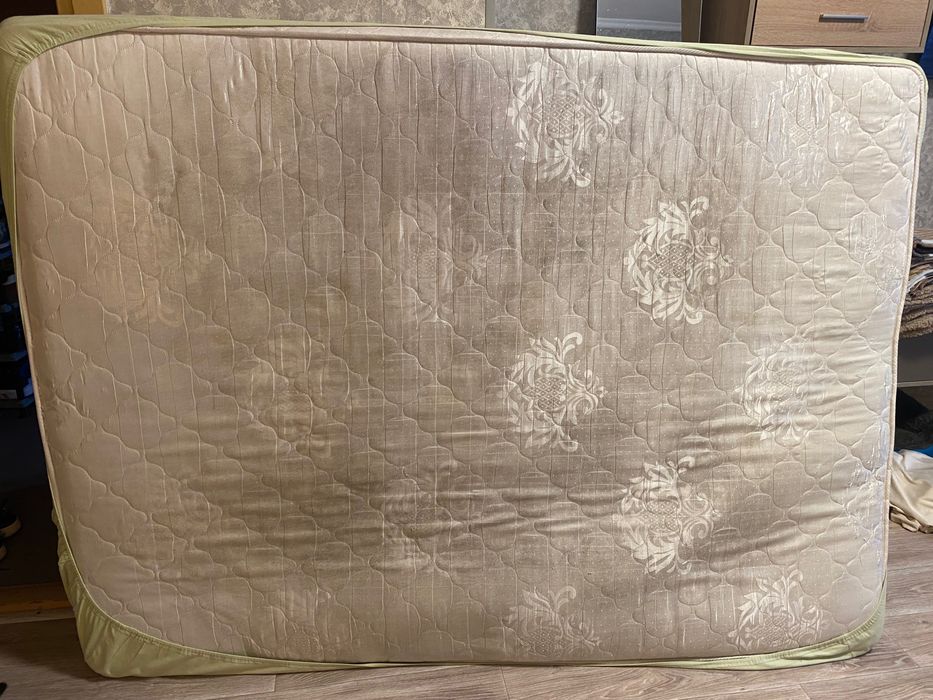 Матрас 140x190 б/у