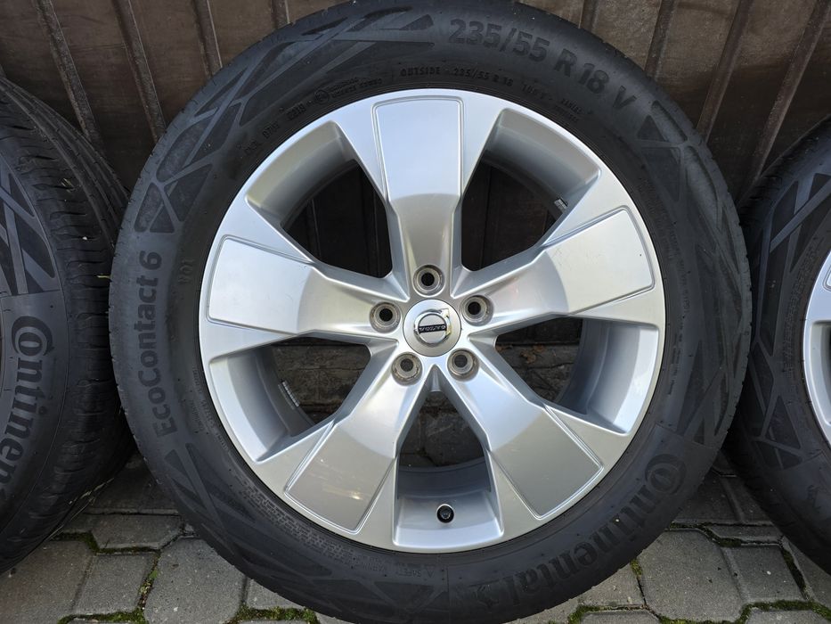 Felgi z oponami 235/55R18 Volvo XC40 5x108 EX30 Cross Country V90 Cros