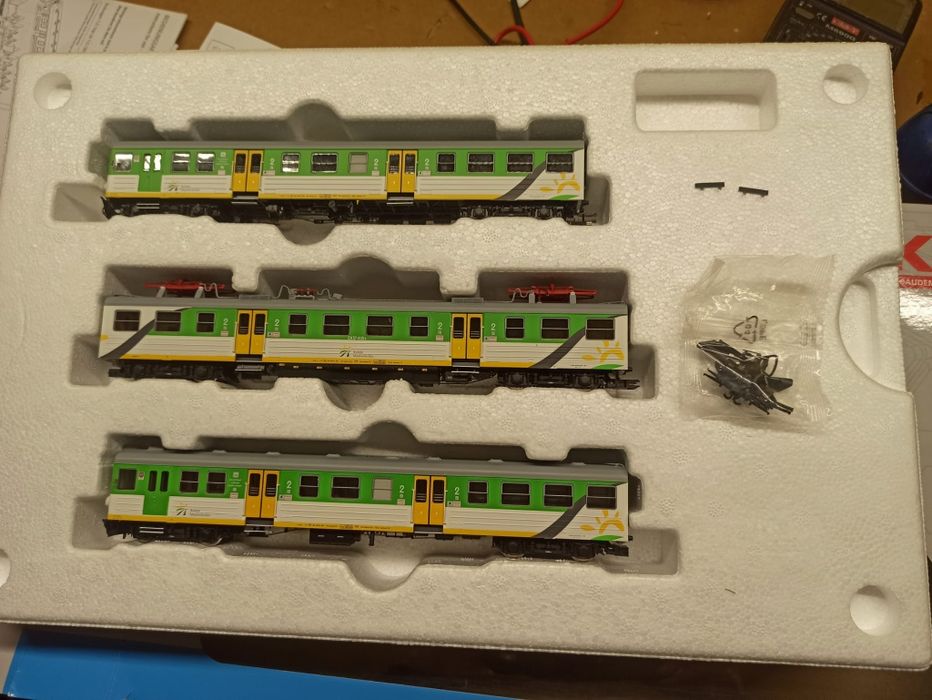 Elektryczny zespół trakcyjny EN57-935 PKP  Koleje Mazowieckie  51460