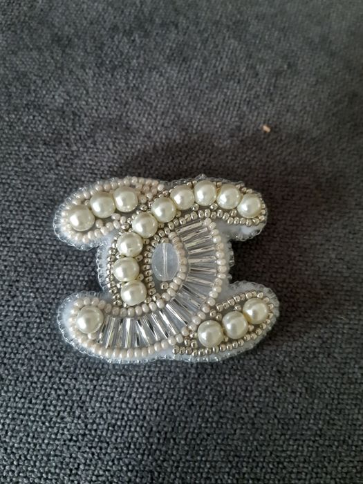 Брошь из бисера "Шанель" Ручная работа