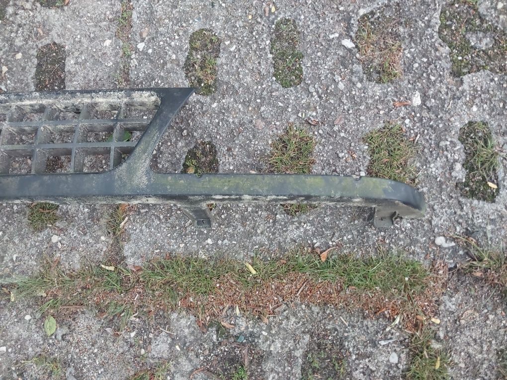 Opel Frontera A I 1 grill przedni atrapa zderzak kratka
