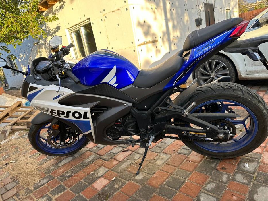 Продам мотоцикл 250 кубіків