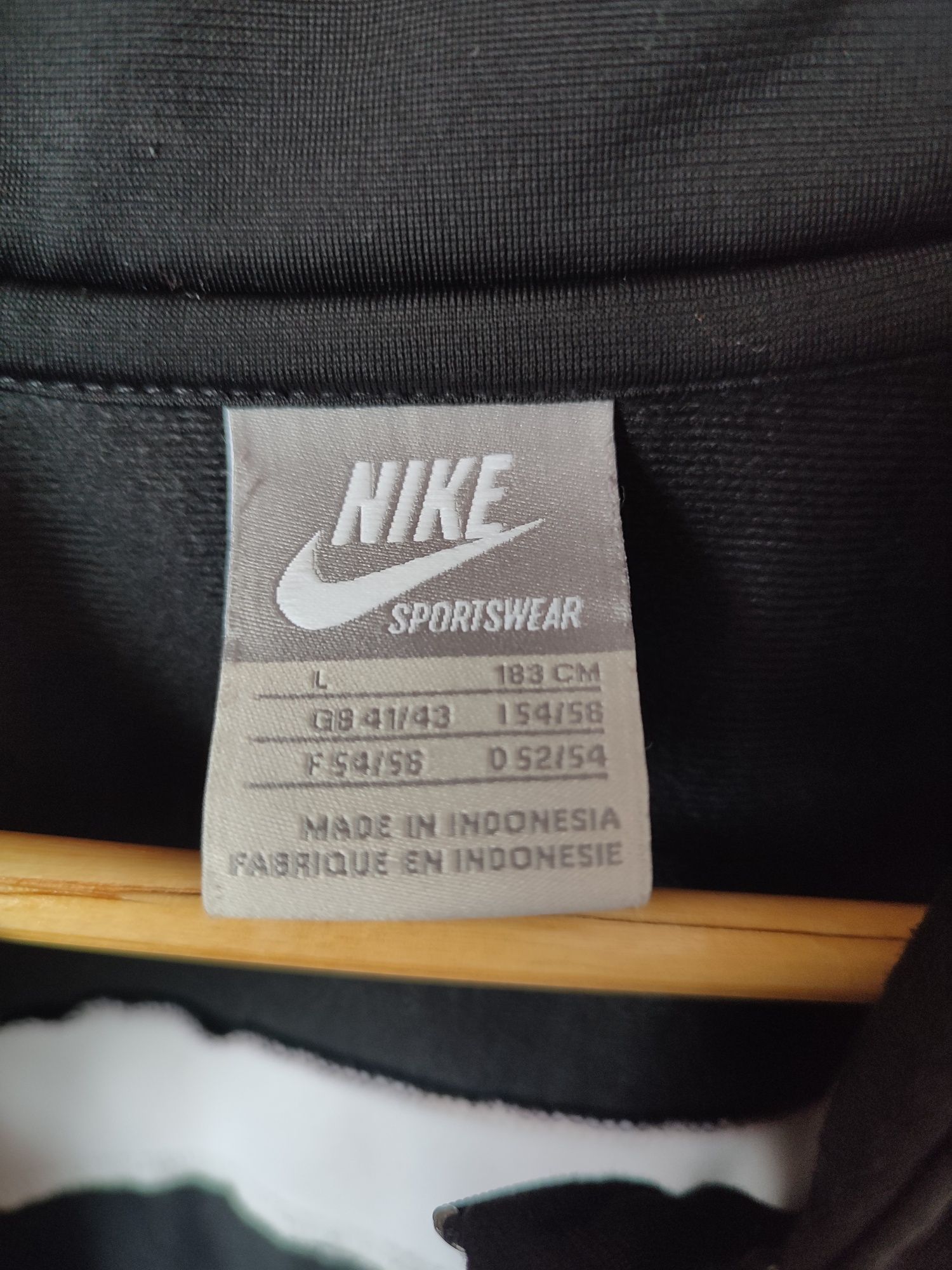 Nike. Спортивна кофта. L