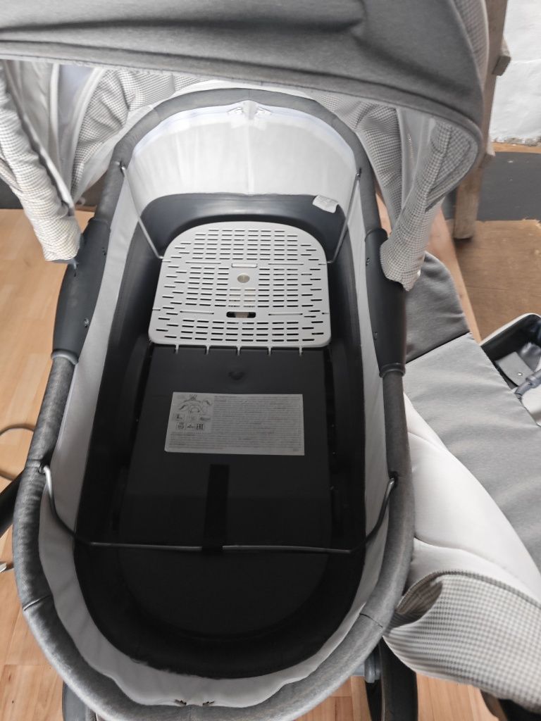 Wózek 2 w 1 Bebetto Holland Gondola ze spacerówką
