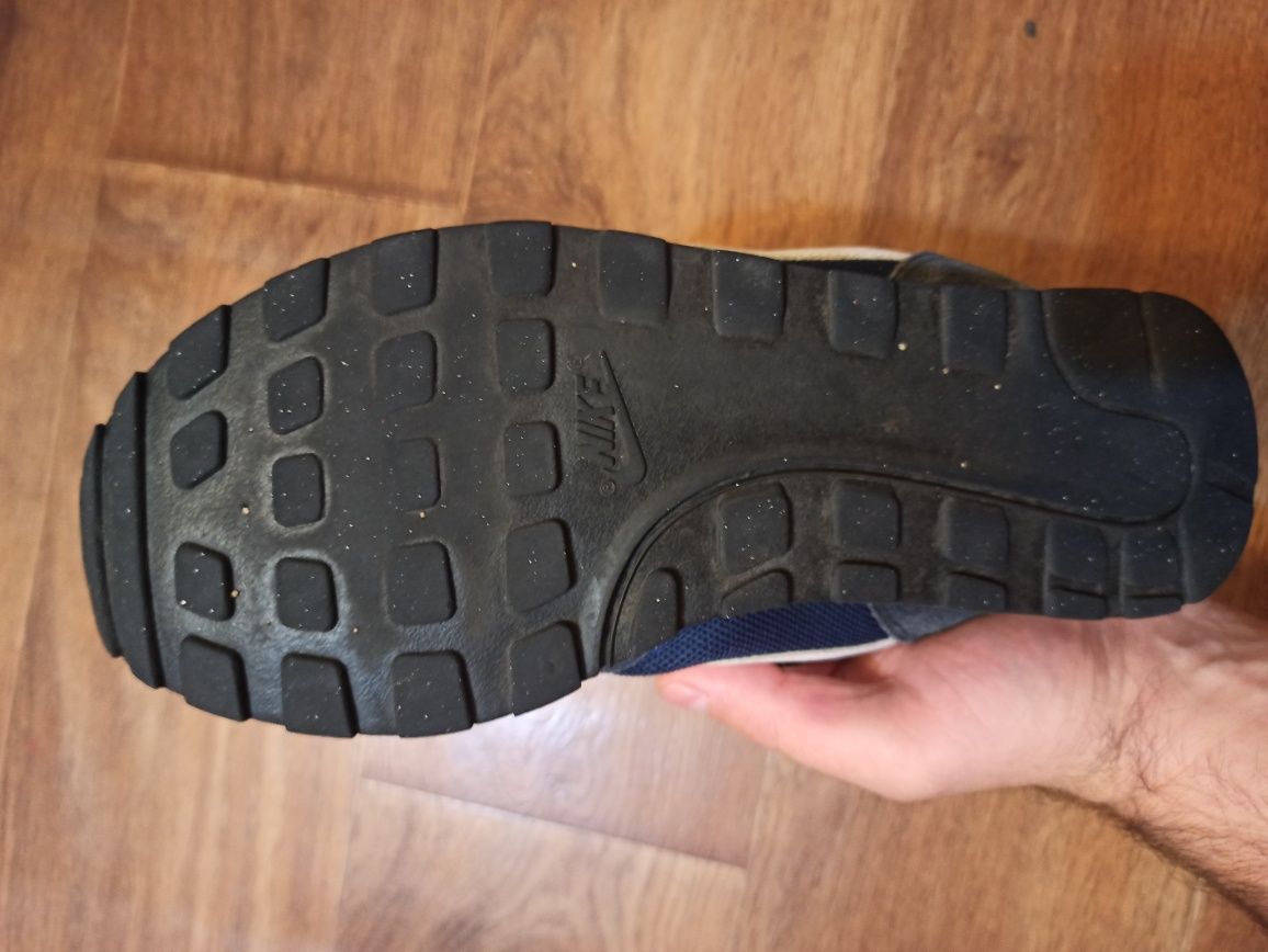 Кросівки nike md runner р.40.5  25.5 см