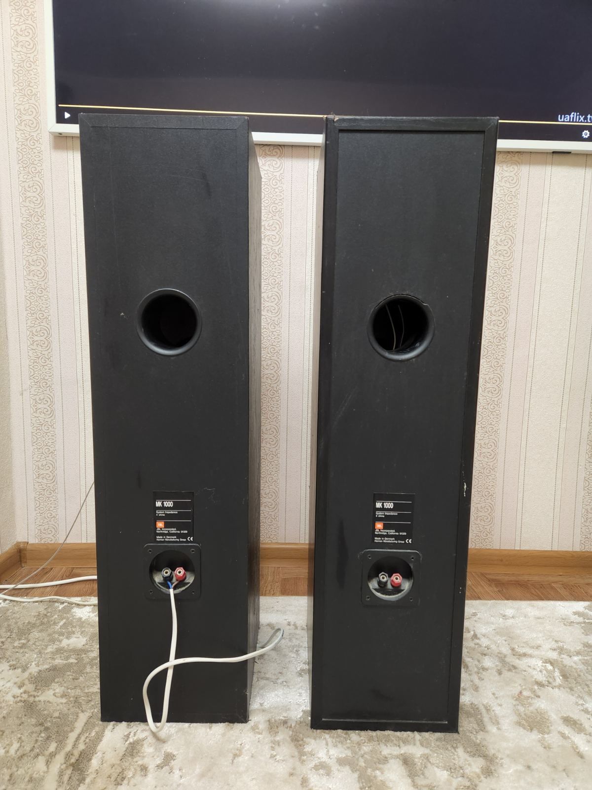 Продам колонки JBL MK 1000