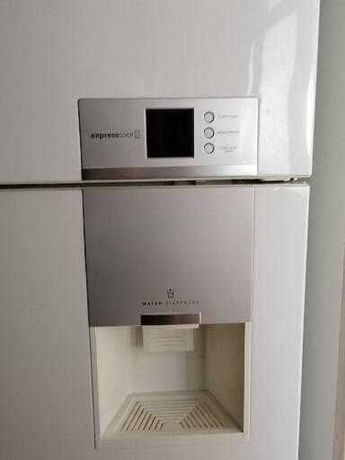 Frigorífico LG combinado (com congelador) + water dispenser - FUNCIONA