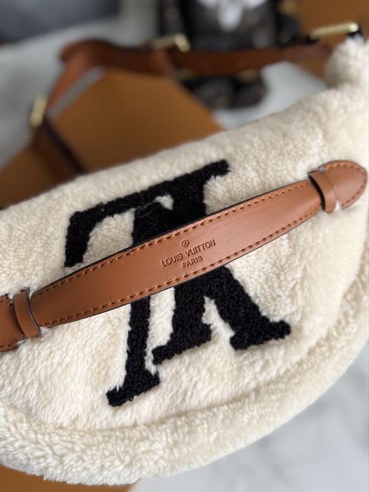 Бананка жіноча женская сумка Louis Vuitton Teddy луи витон меховая