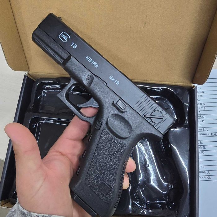 Пістолет Глок Glock 18 на кульках 6 мм метал, пластик іграшковий