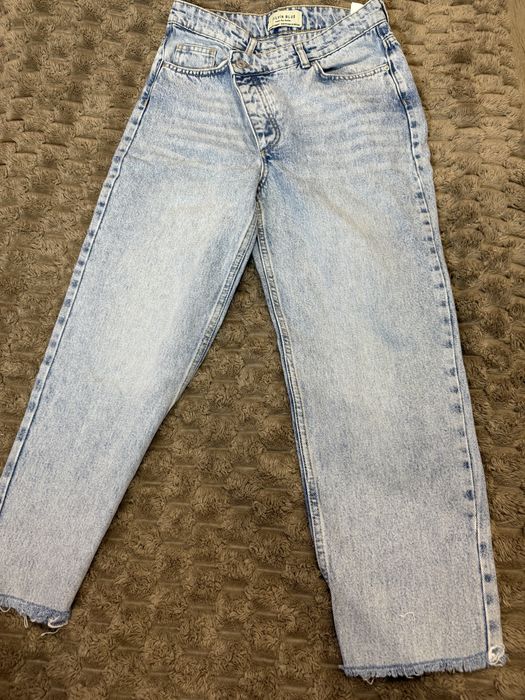 Джинси жіночі, з цікавою застібкою