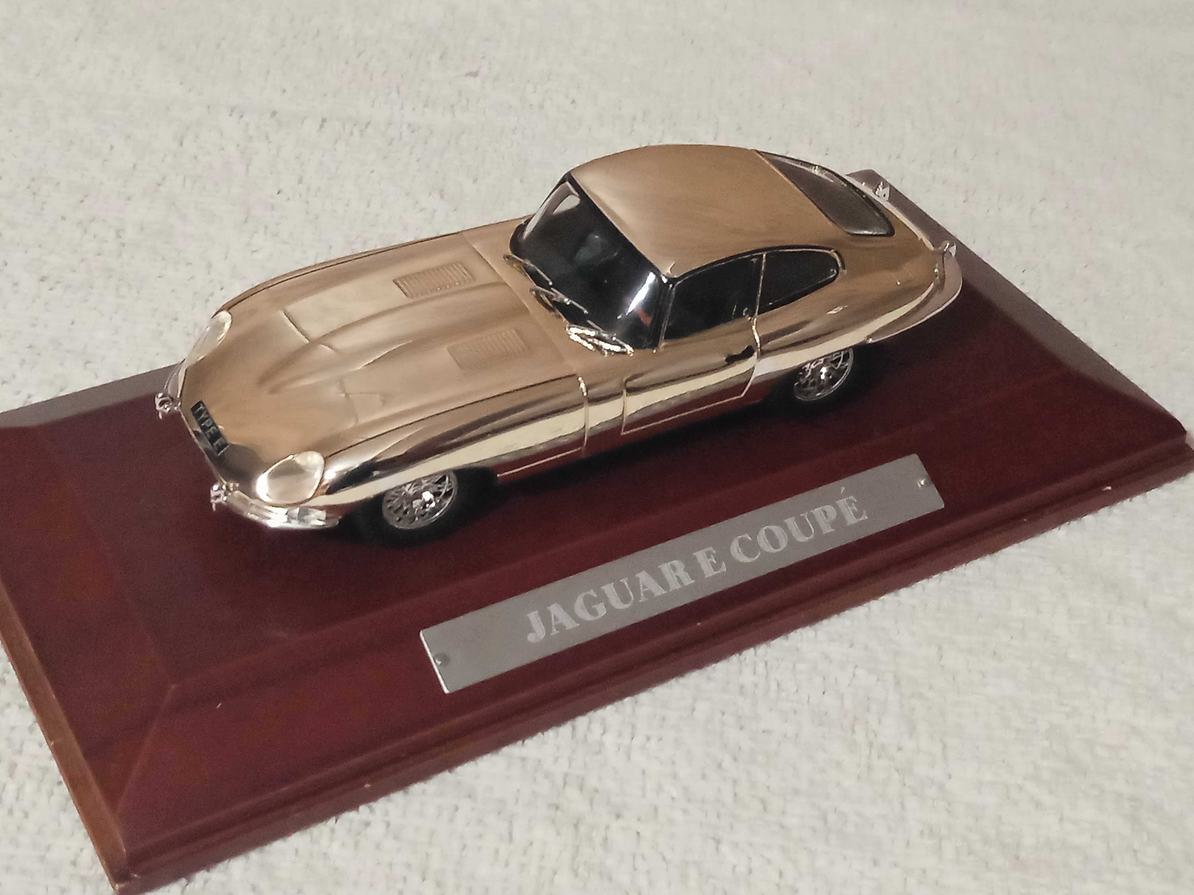 model Jaguar E type coupe