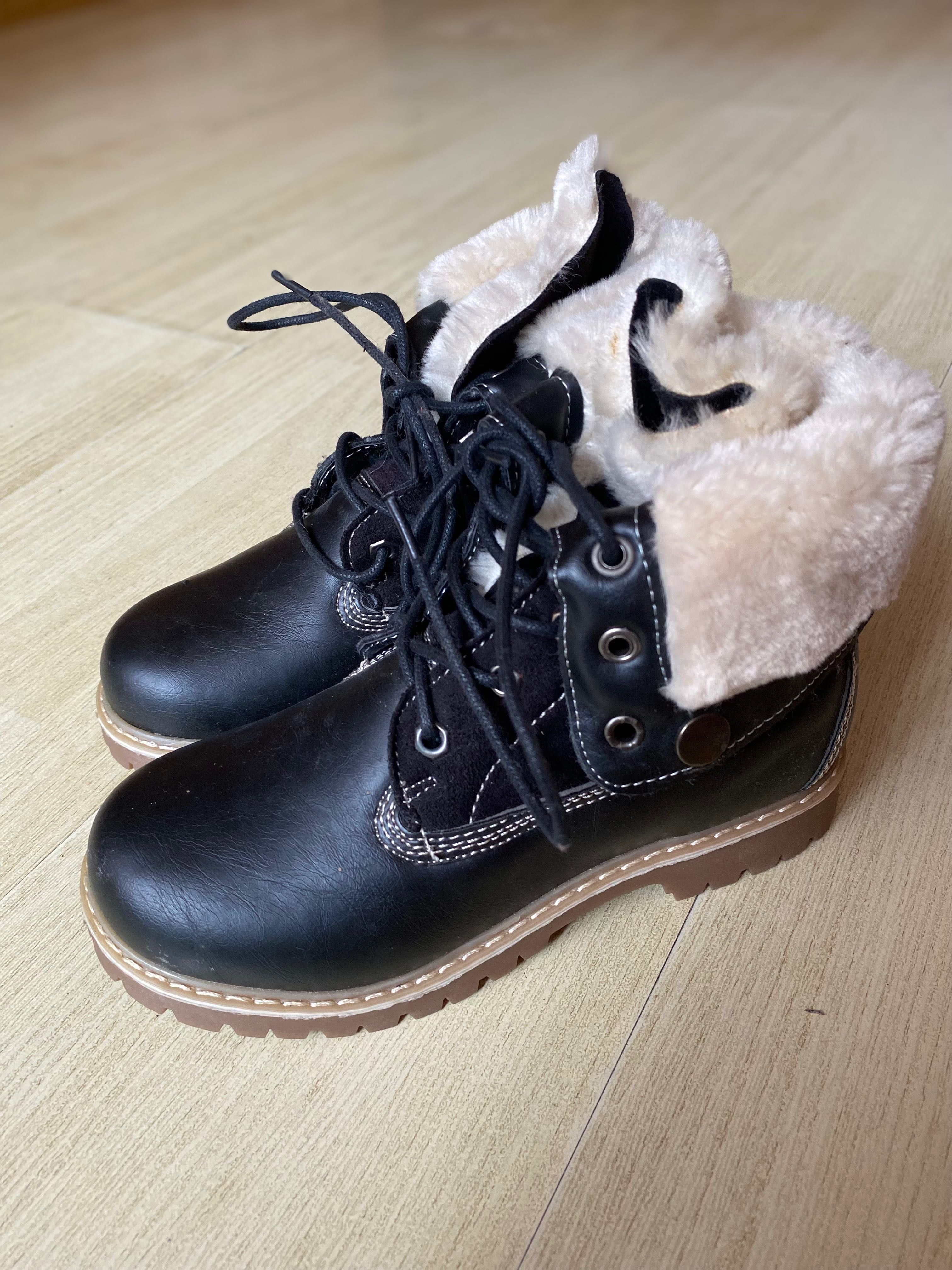 Зимові чобітки на дівчинку 34 та 35 розміру