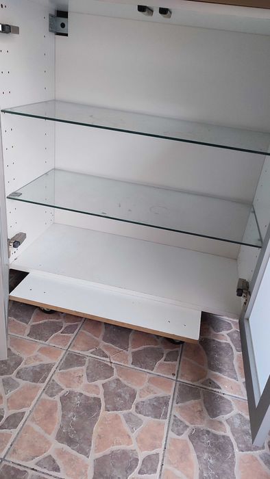 Móvel aparador com 2 portas