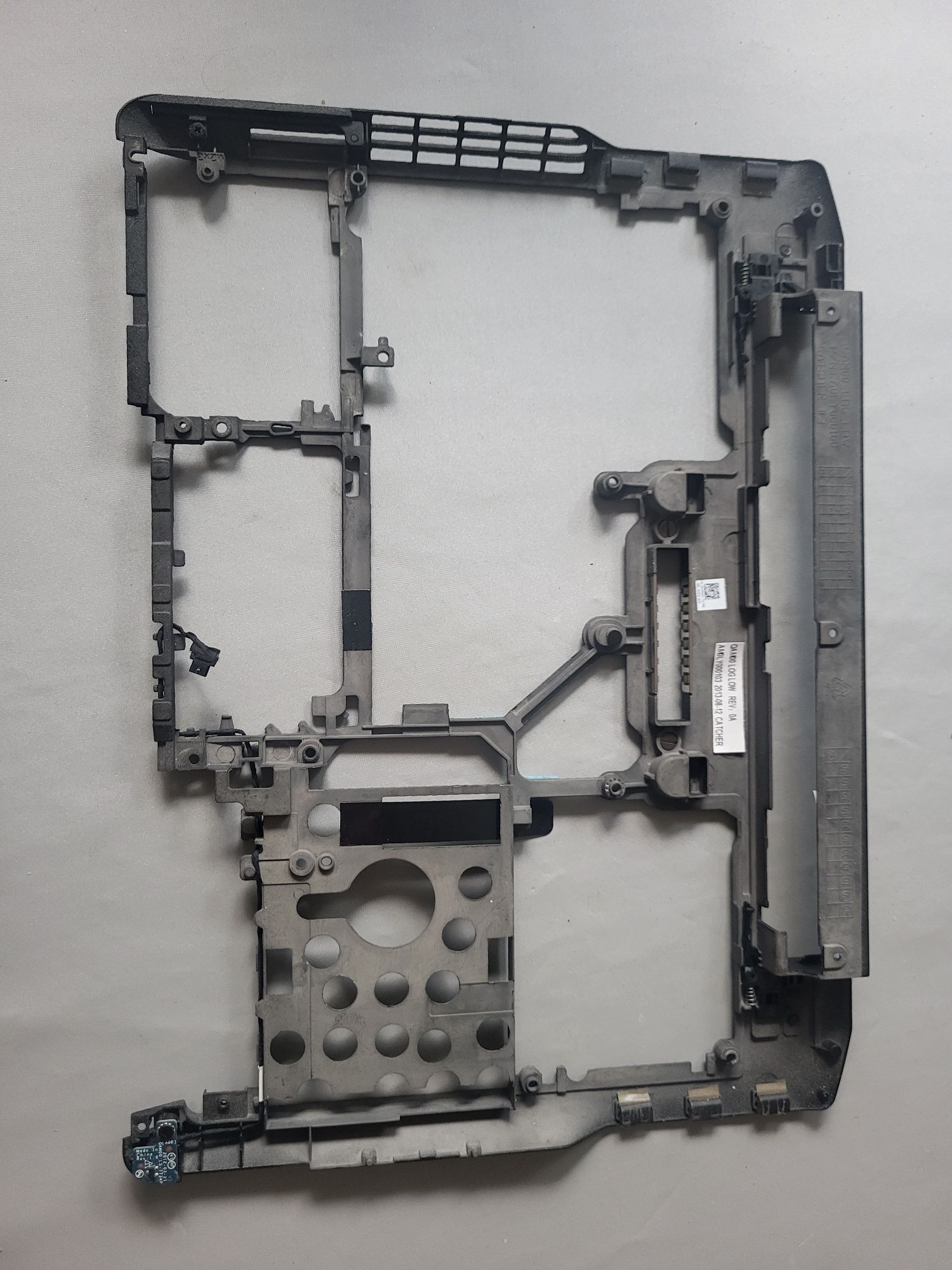 Sprzedam obudowe kadlubek do laptopa DELL Latitude E6230 P14T