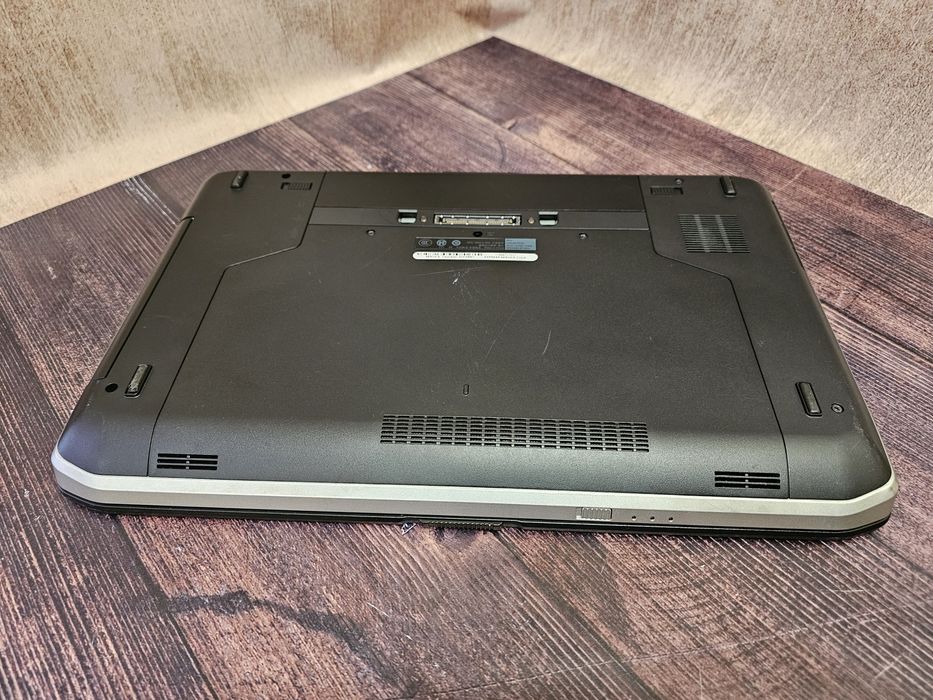 Dell Latitude E5530 (Core i5-3230M/8Gb/Intel HD 4000/SSD 240Gb/TN)