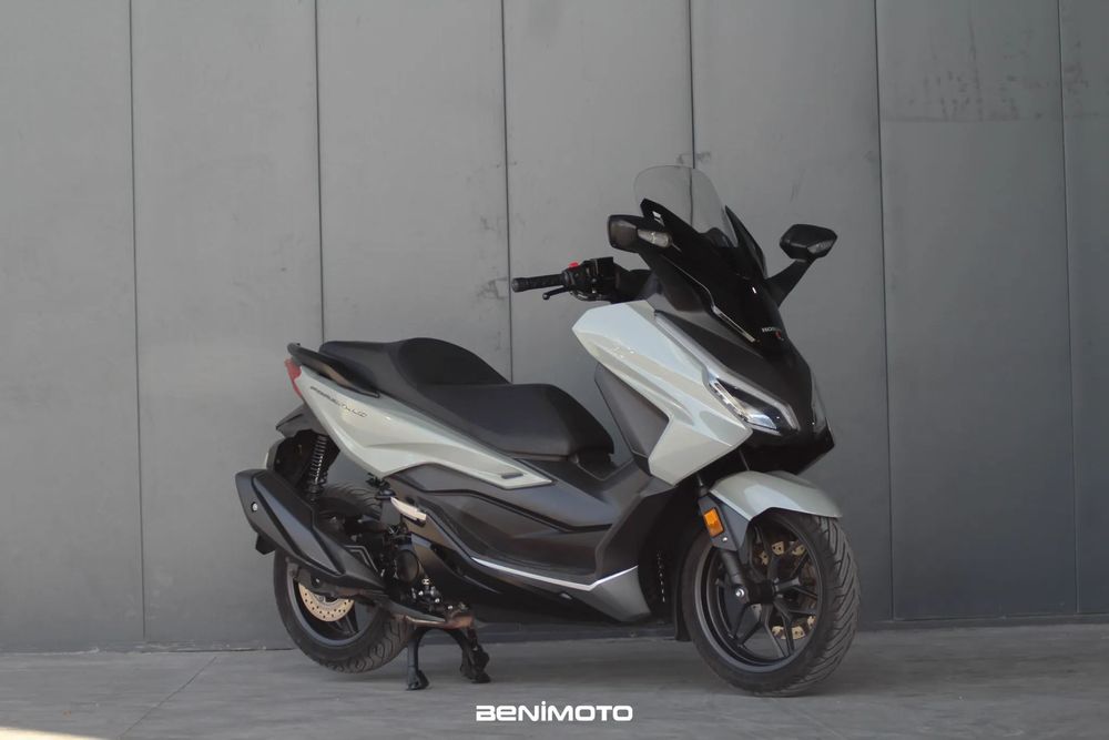 Honda Forza 350