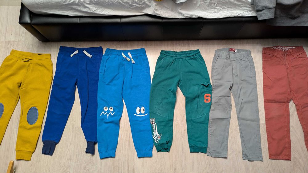 Paka dla chłopaka rozmiar 122/128 spodnie i bluzy