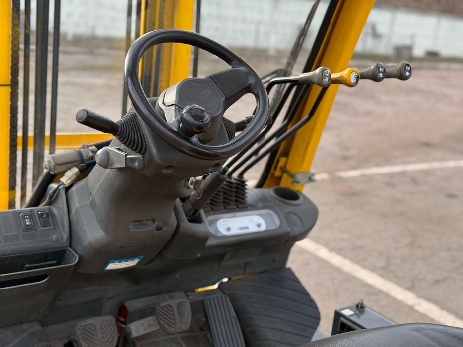 Дизельний вилковий навантажувач Unicarriers FD18T , кара, погрузчик