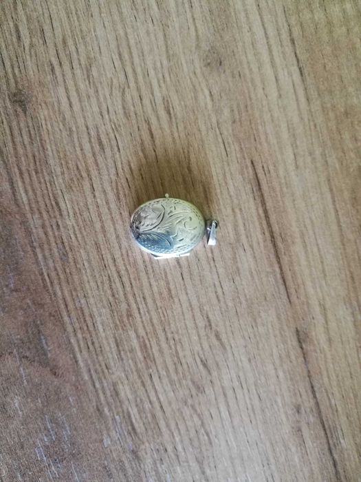 zawieszka srebrna sekretnik