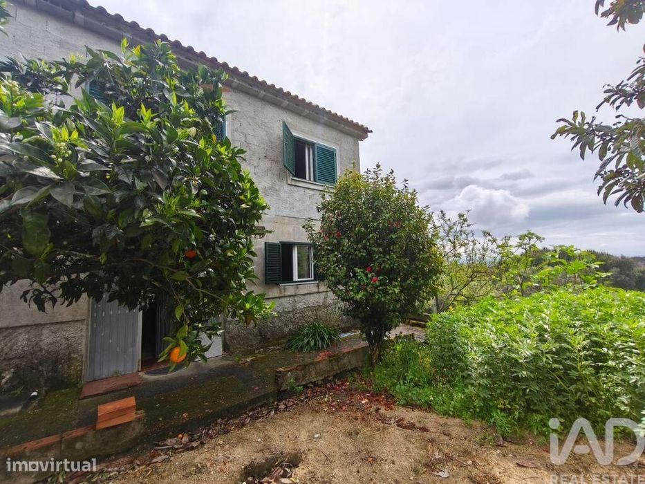 Casa de Campo T3 em Nelas de 6500,00 m2