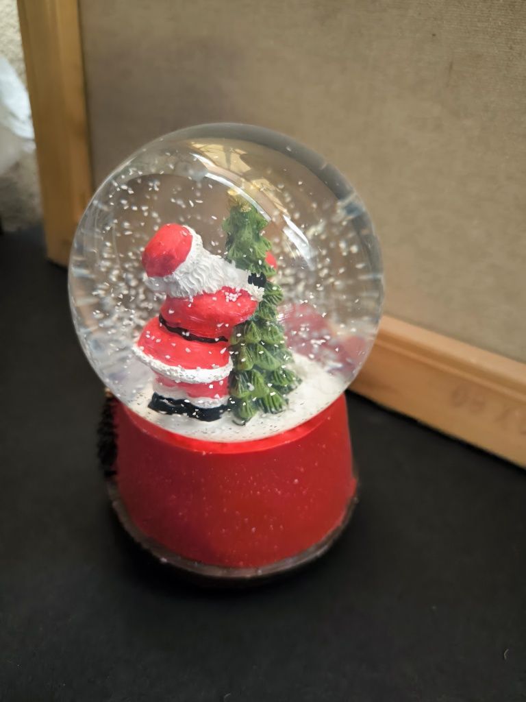 Caixa de Música Globo de Neve com pai natal e boneco neve