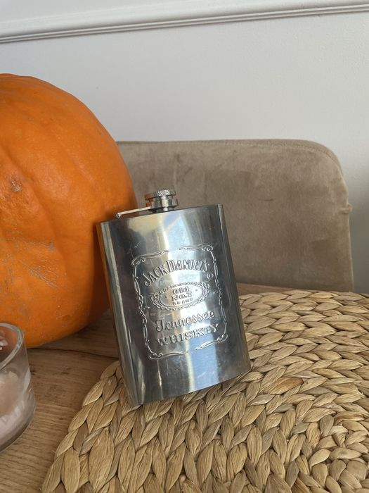 Piersiówka Jack Daniels okolo 100ml stalowa