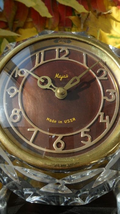 МАЯК_ОСЕНЬ_ХРУСТАЛЬ настольные часы, МЕХАНИКА, сделано в СССР 1968 год