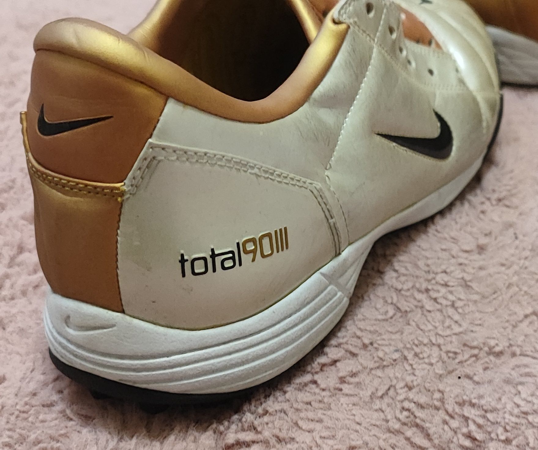 Nike total 90 lll