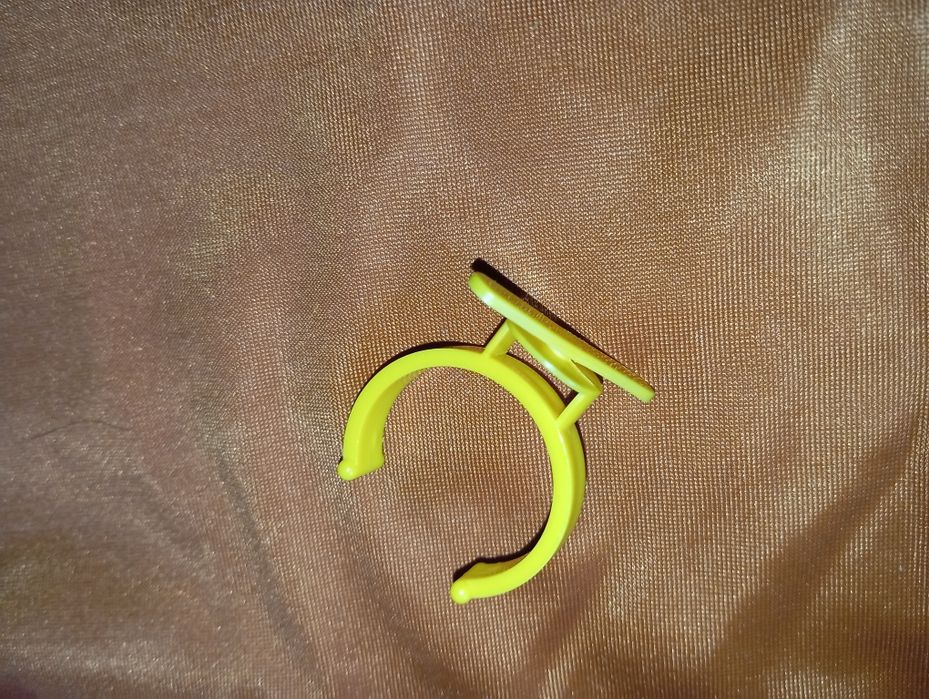 Uchwyt na poidełko dla gryzoni