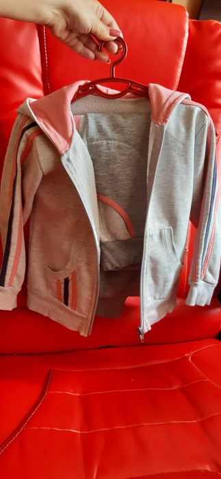 Костюм спортивний на дівчинку