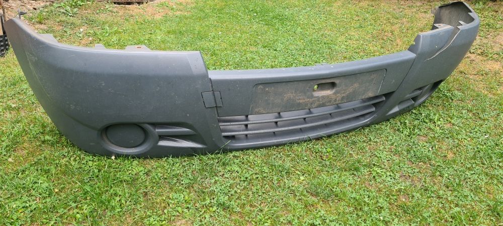 Zderzak przedni Opel Vivaro 2008r -2014r